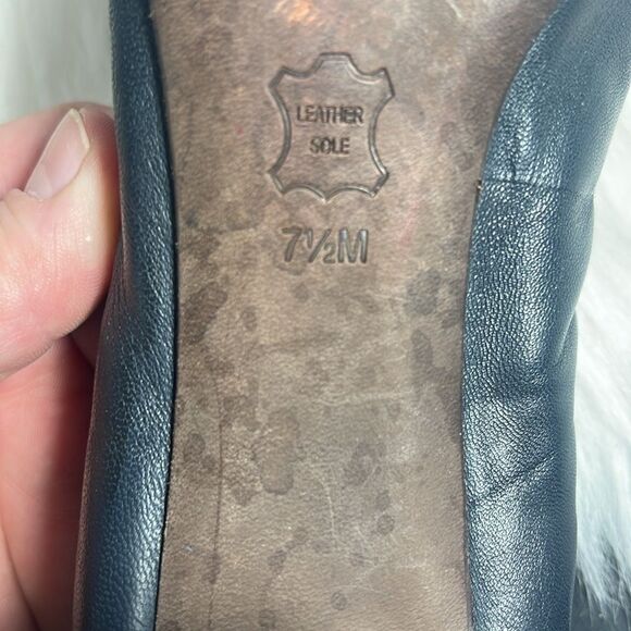 Tory Burch Abbey Navy Calf Leather Cap Toe Heels Sz 7.5 - Picture 5 of 7